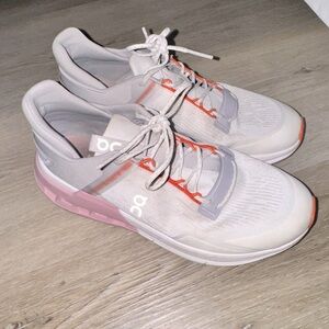 ON CLOUDS - women’s white pink and orange size 10 worn a few times